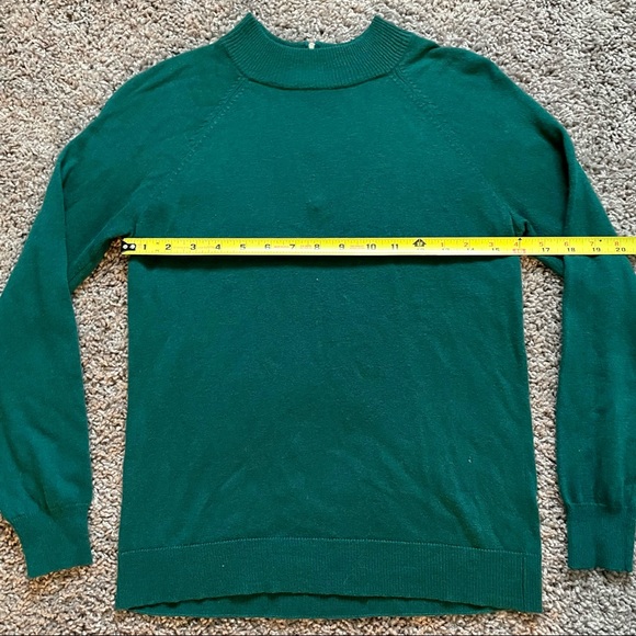 Vintage Green Mock-Neck Sweater - Picture 10 of 11